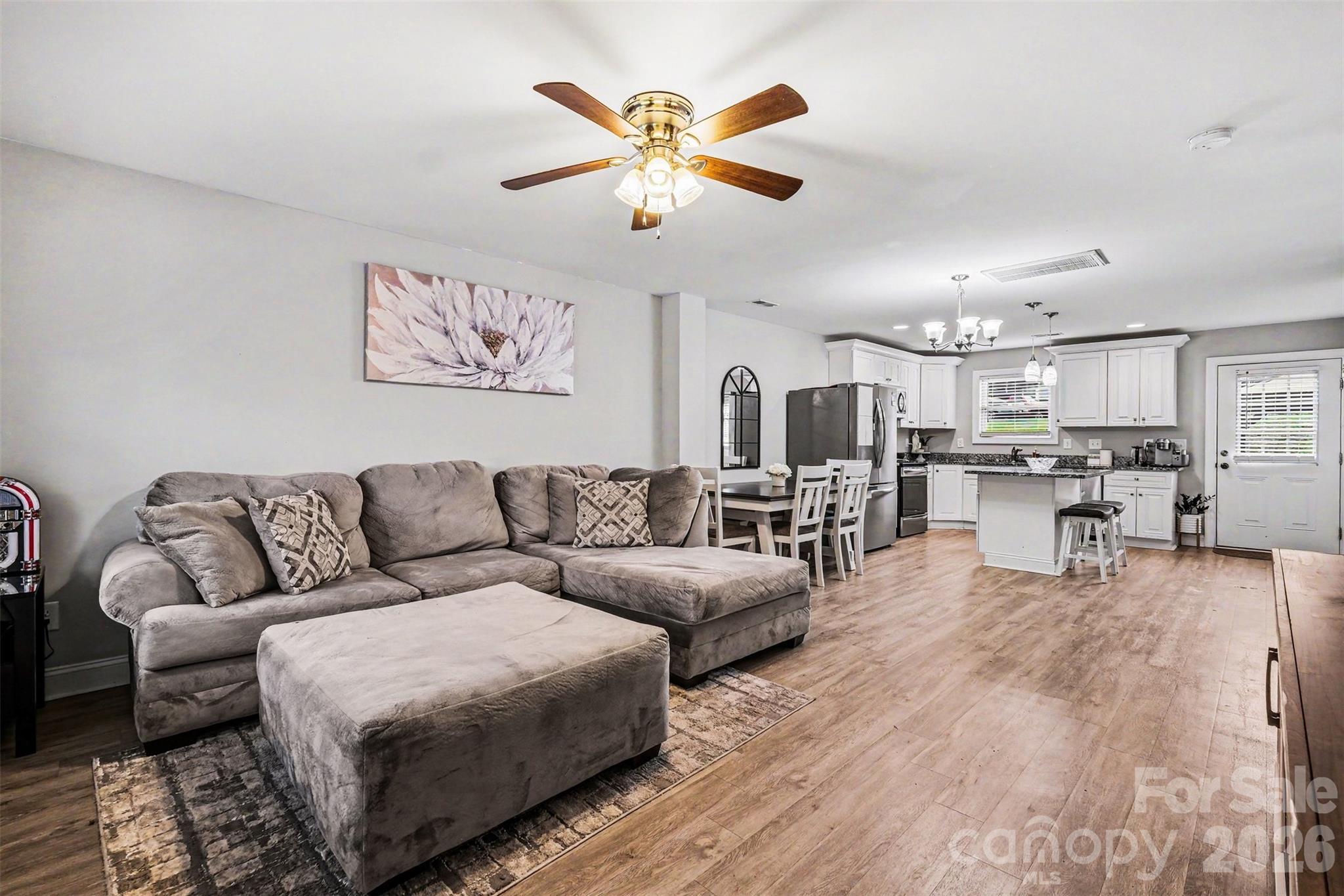 702 Margate Avenue Property Photo 10