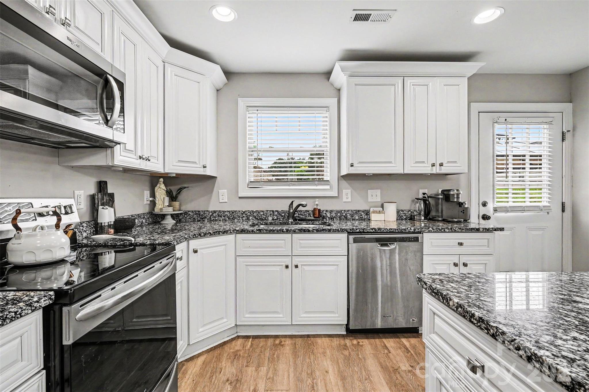 702 Margate Avenue Property Photo 17