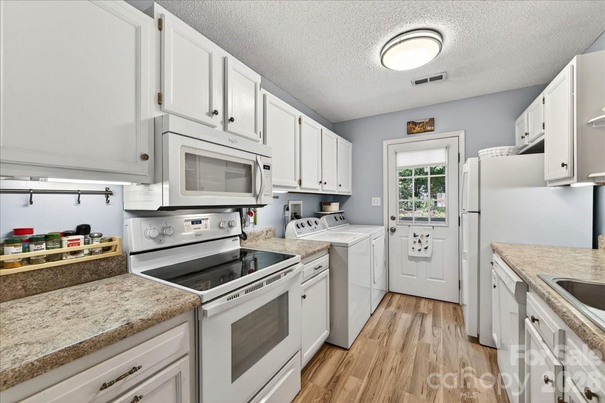 7306 Carrbridge Lane Property Photo 17
