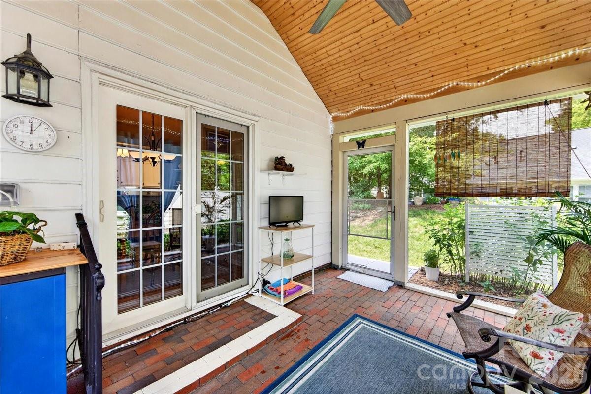 7306 Carrbridge Lane Property Photo 37