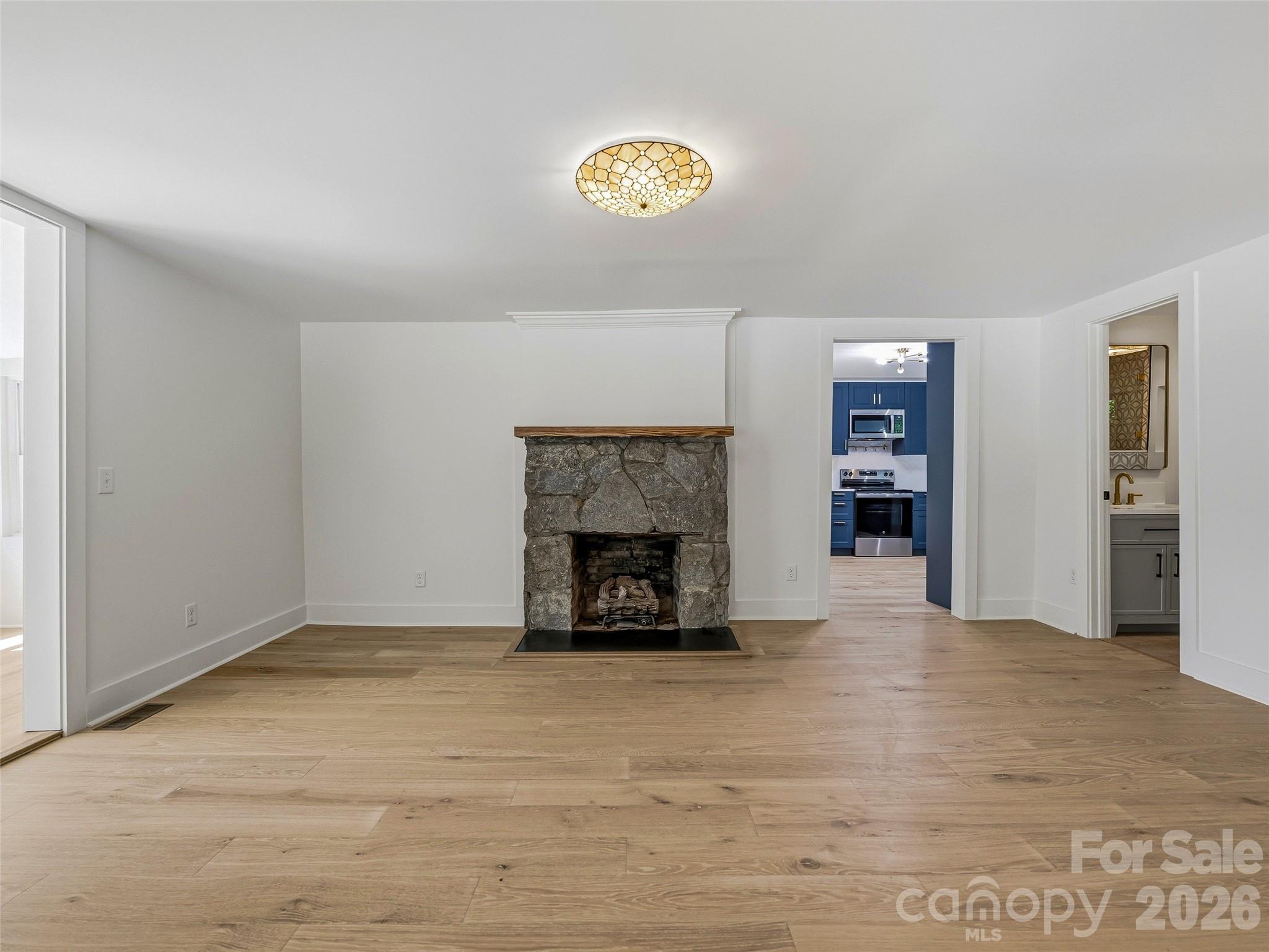 895 N Trade Street Property Photo 11