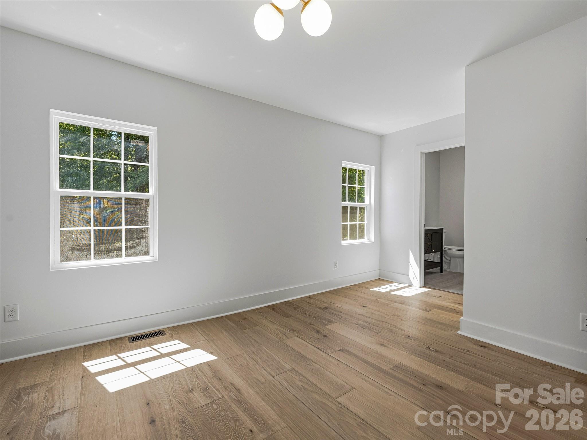 895 N Trade Street Property Photo 21