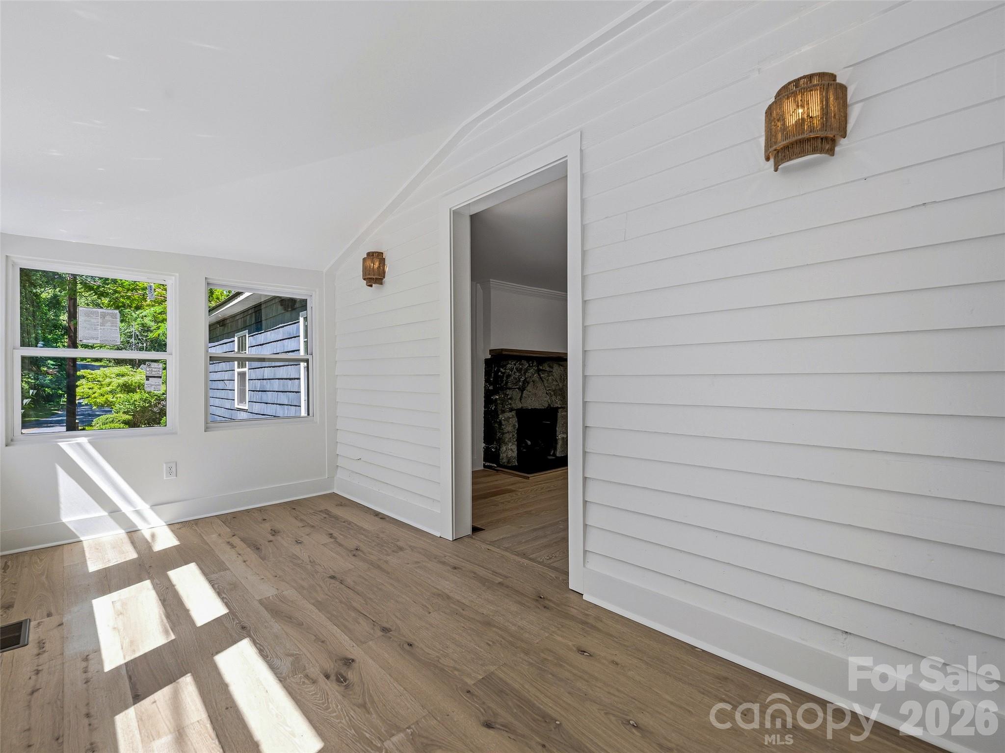 895 N Trade Street Property Photo 25