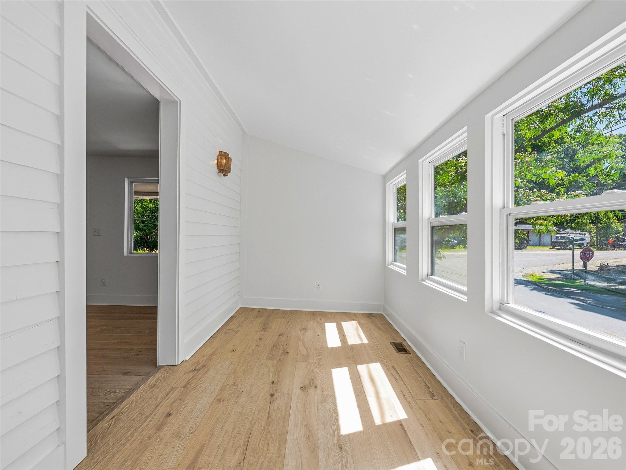 895 N Trade Street Property Photo 26