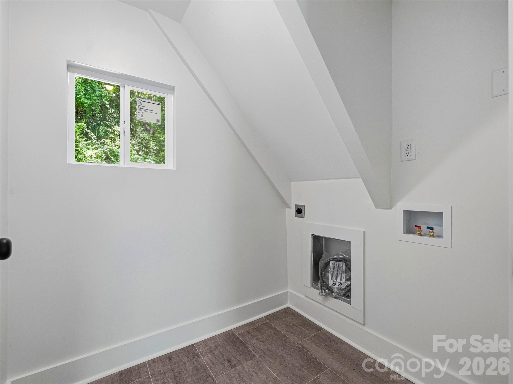 895 N Trade Street Property Photo 29