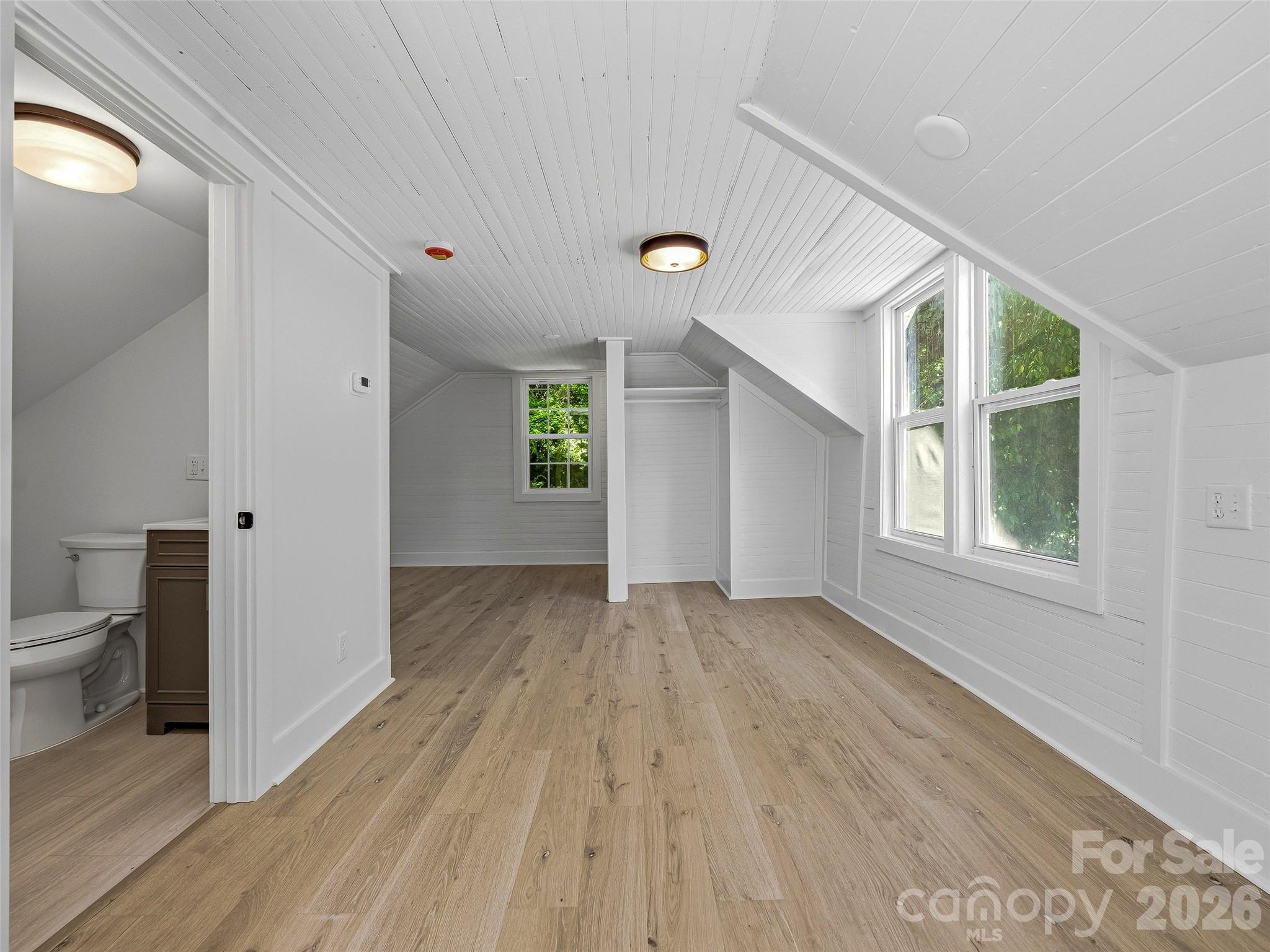 895 N Trade Street Property Photo 34