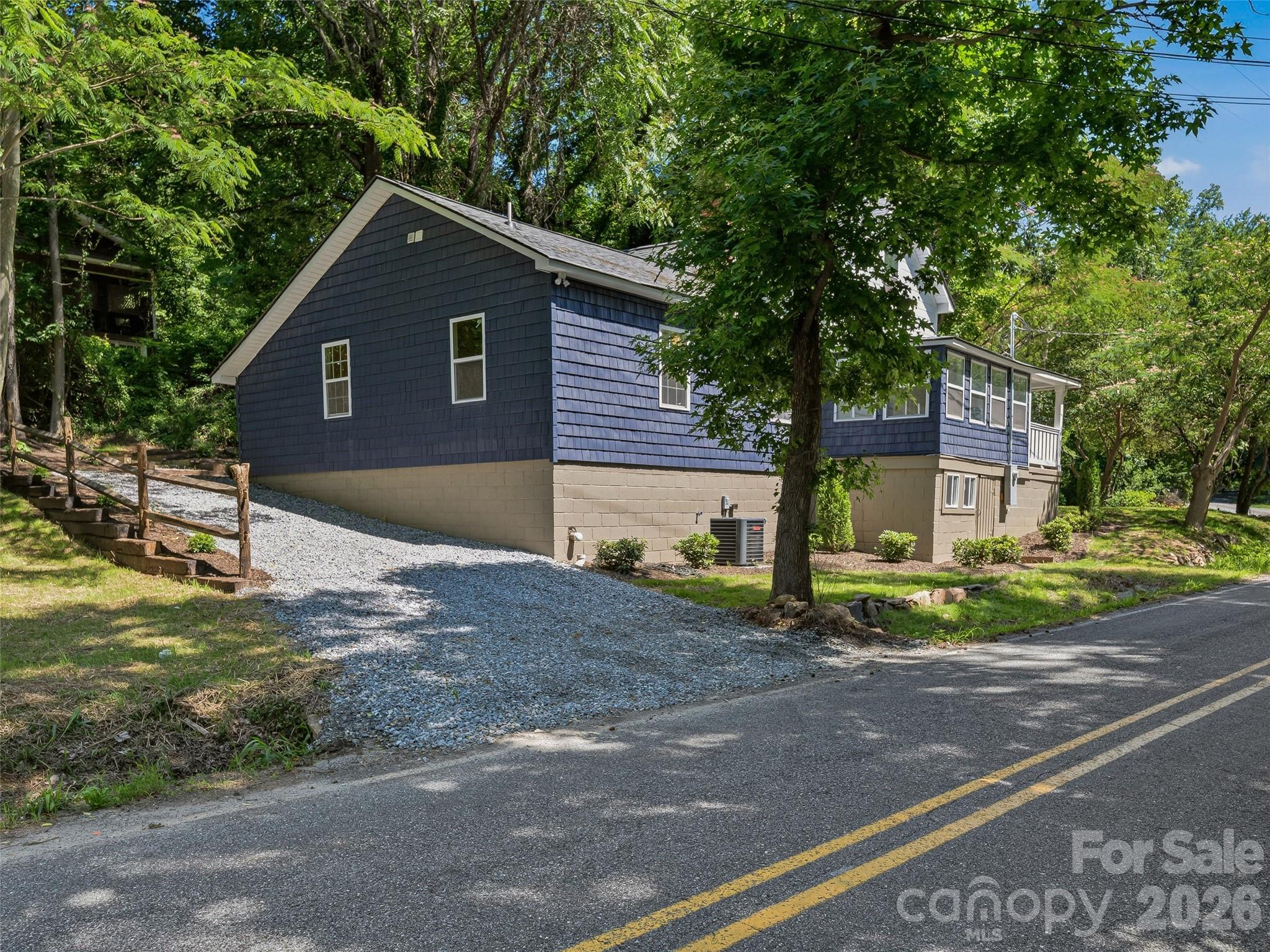 895 N Trade Street Property Photo 43