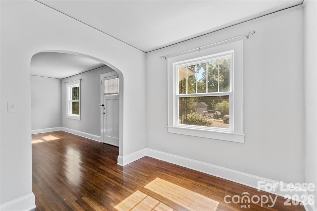 1936 Garibaldi Avenue Property Photo 6
