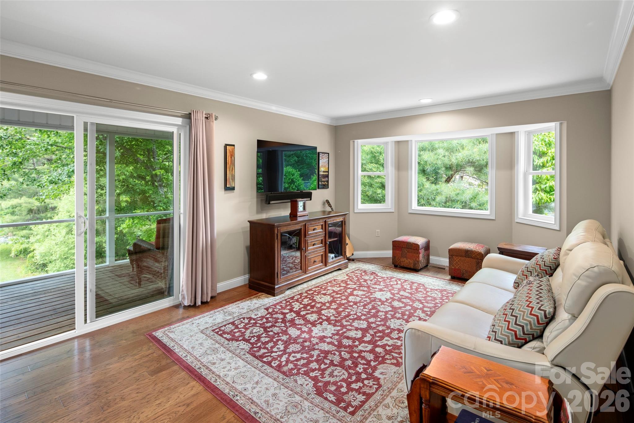 2750 Leucothae Way Property Photo 8