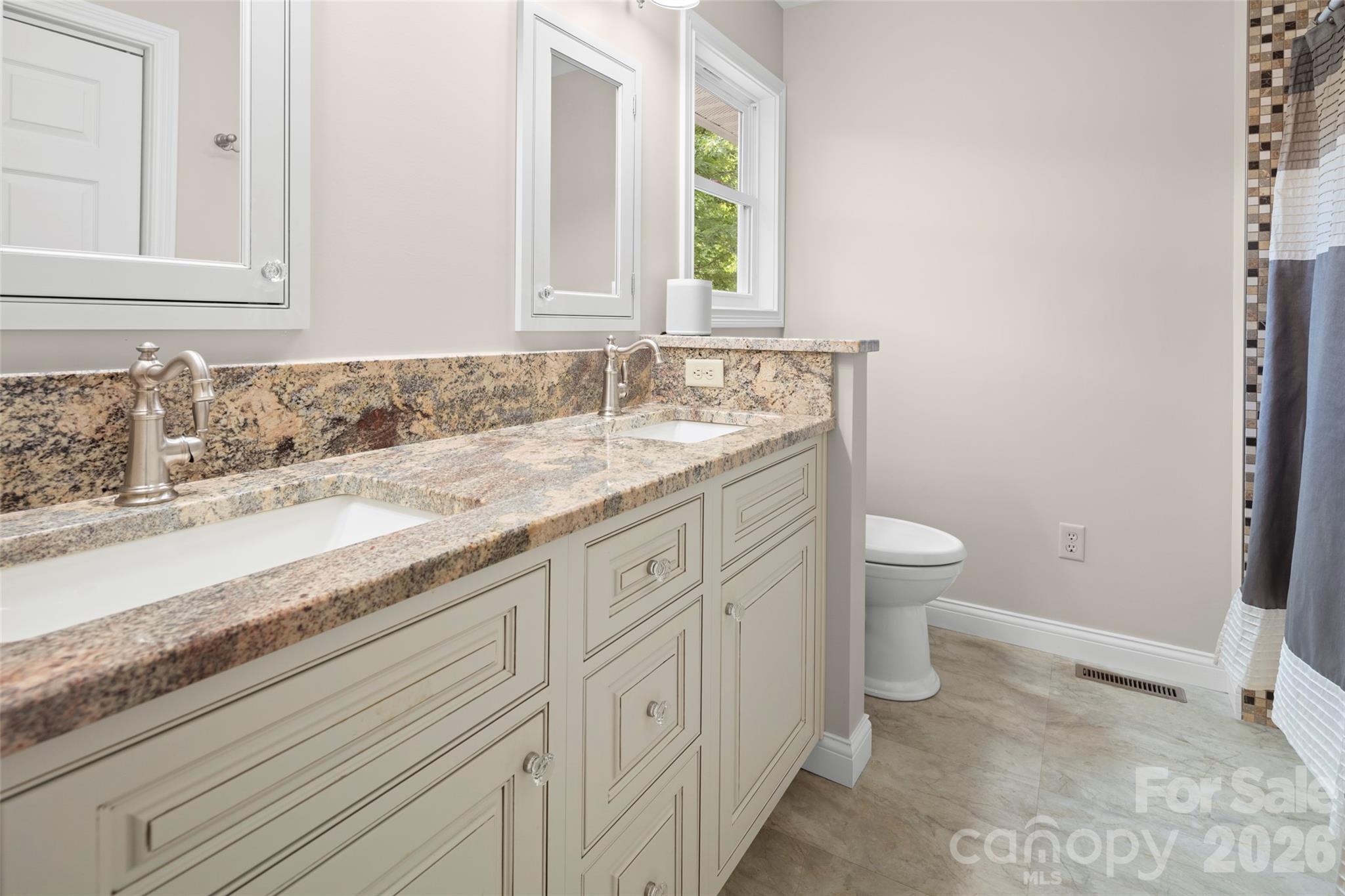 2750 Leucothae Way Property Photo 15
