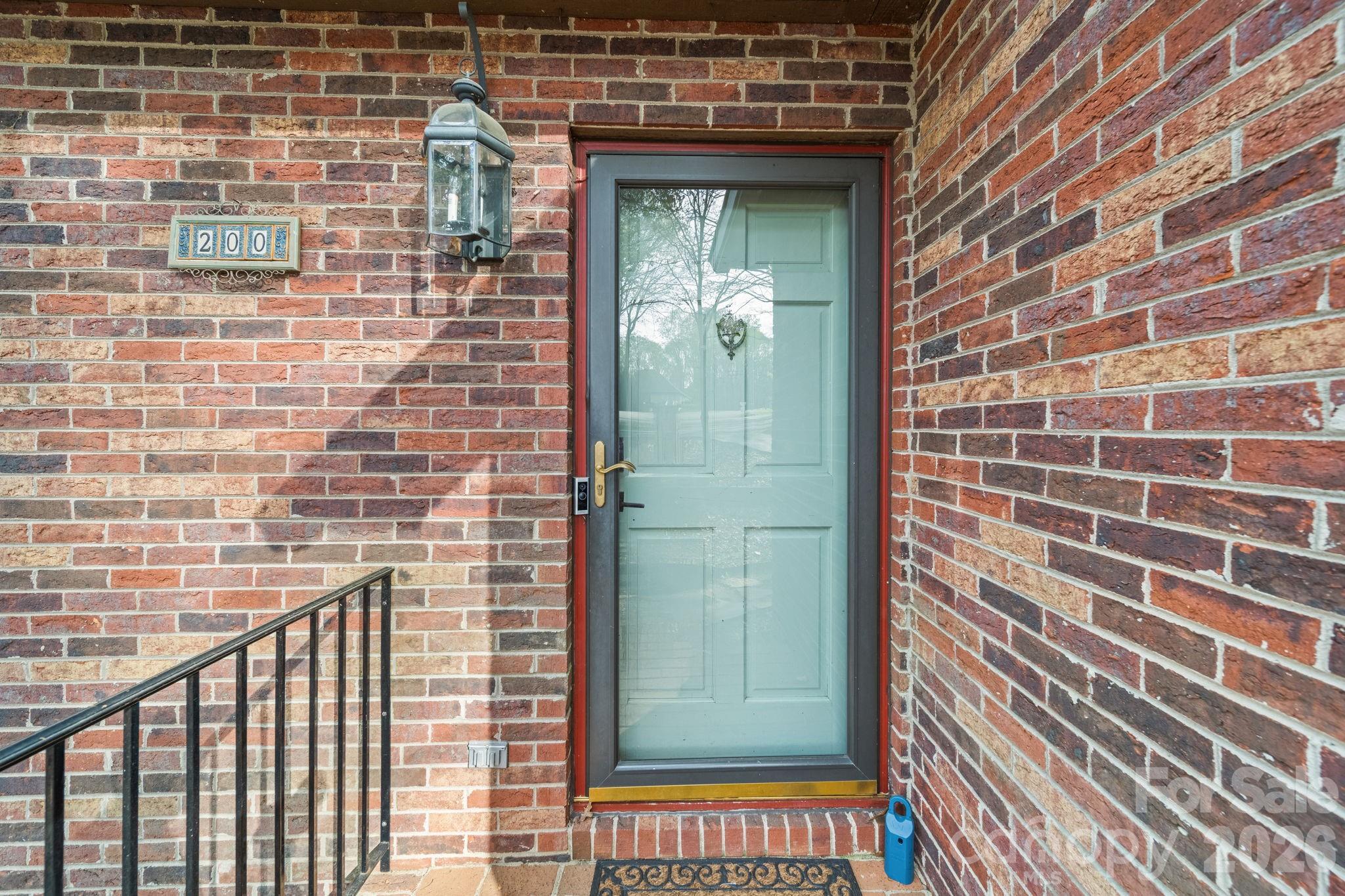200 Maple Court Property Photo 5