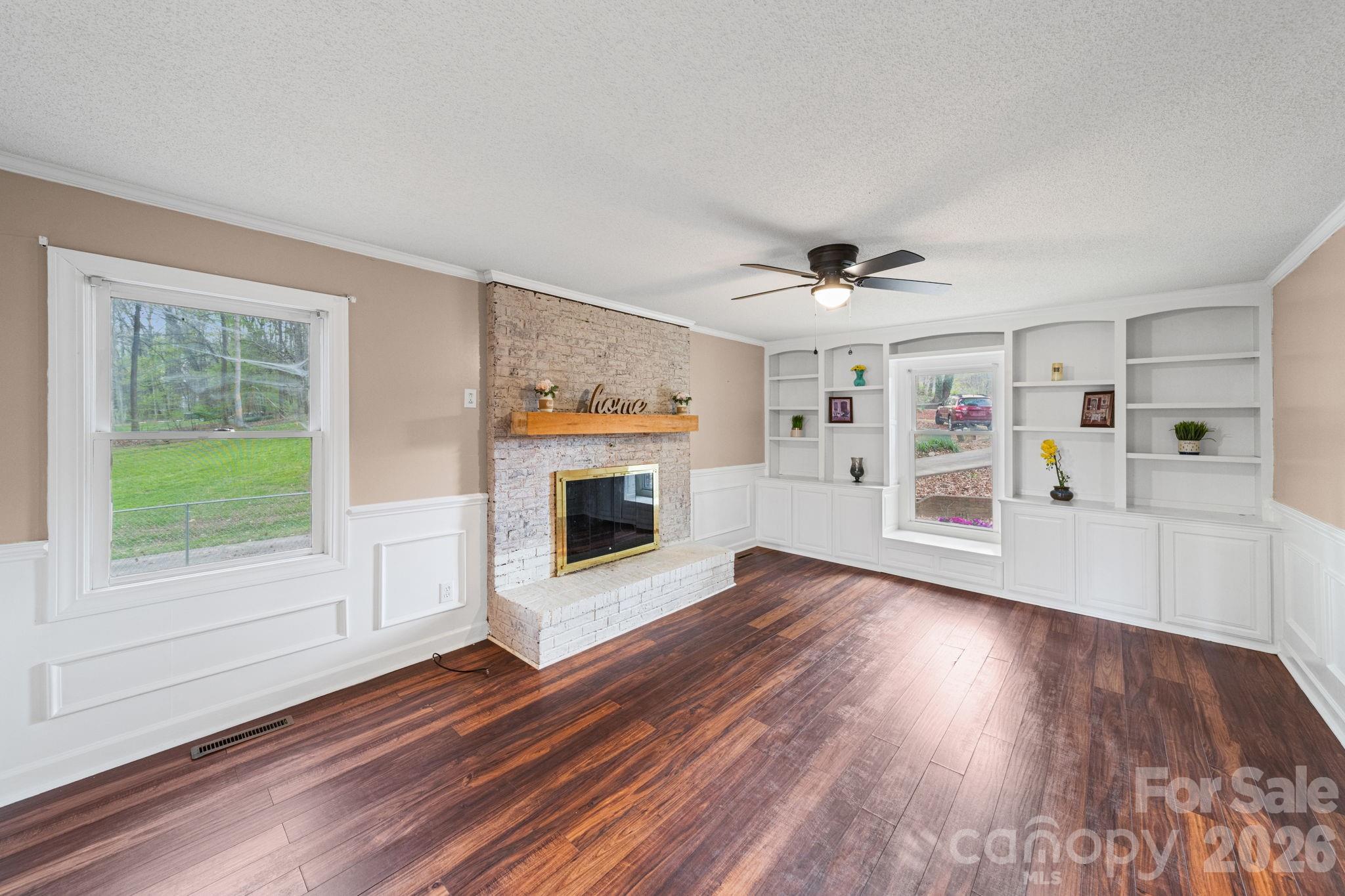 200 Maple Court Property Photo 10