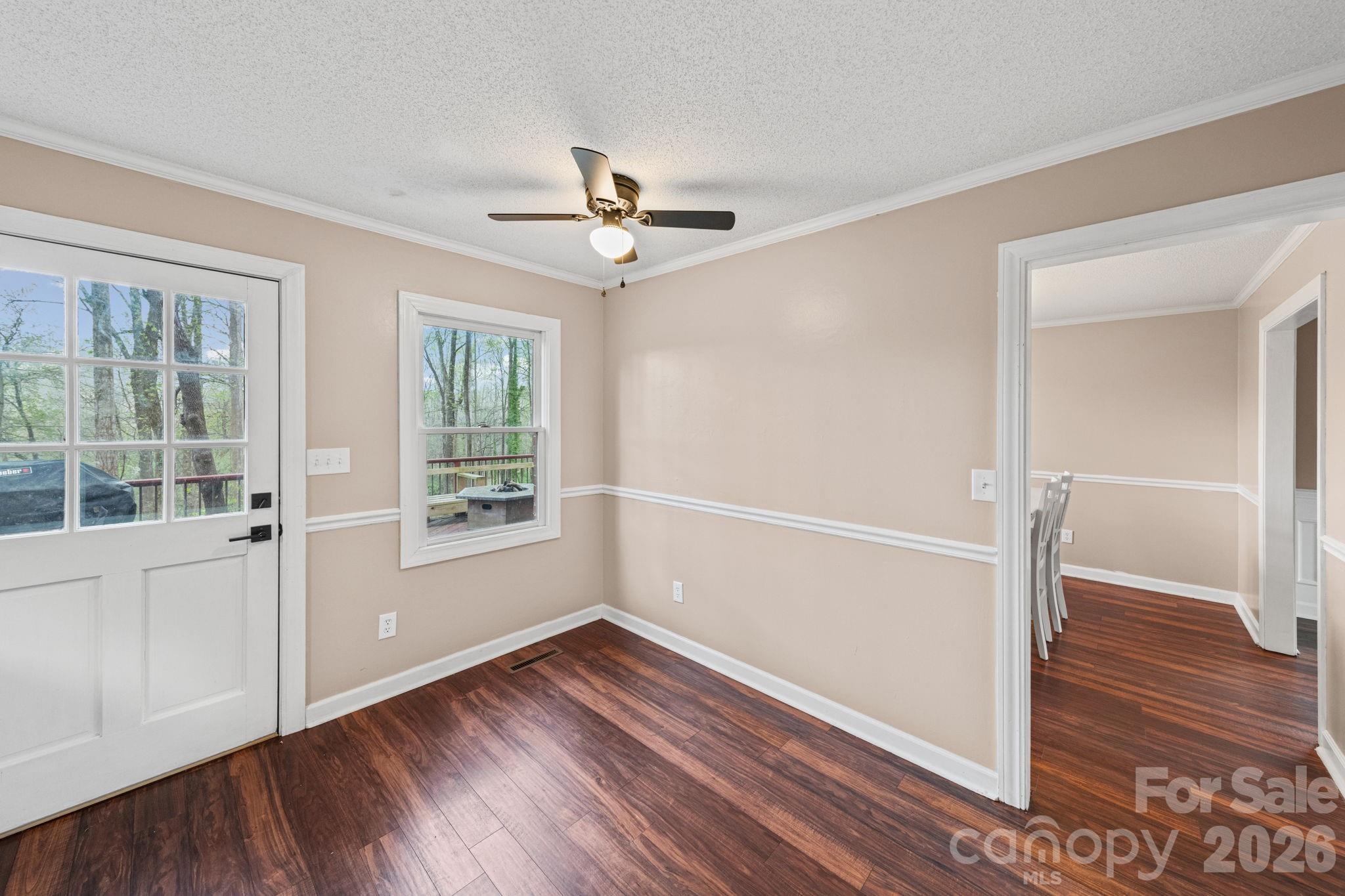 200 Maple Court Property Photo 13