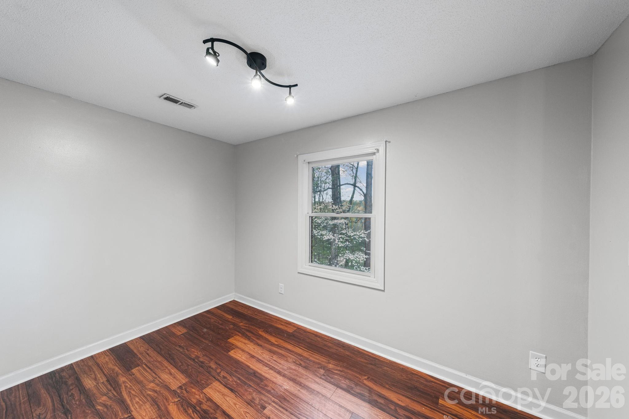 200 Maple Court Property Photo 21