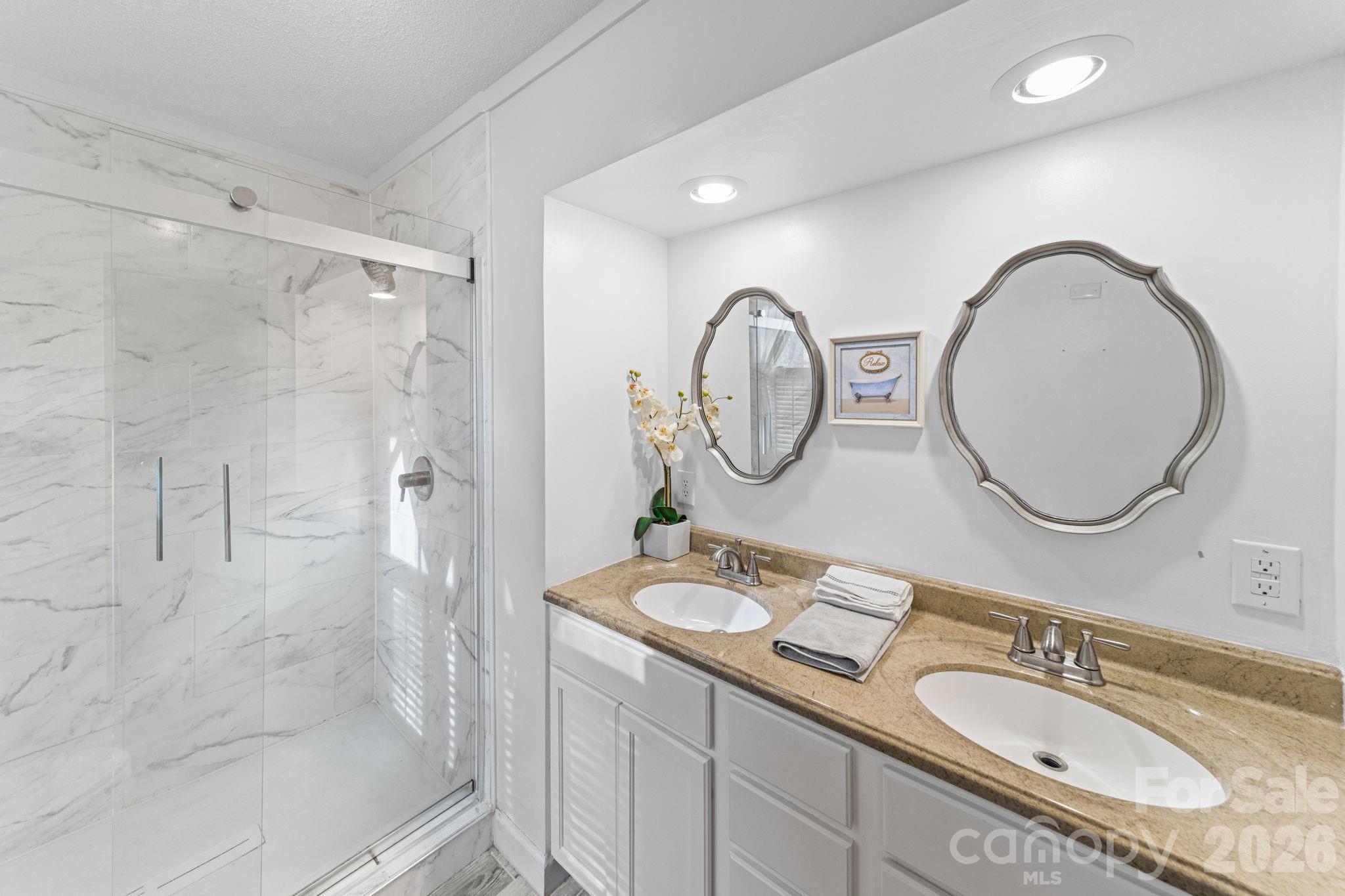 200 Maple Court Property Photo 27