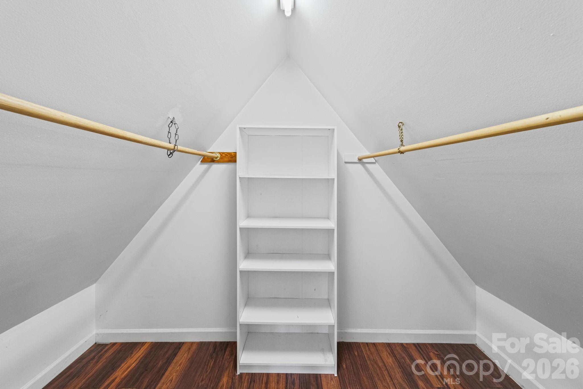 200 Maple Court Property Photo 28