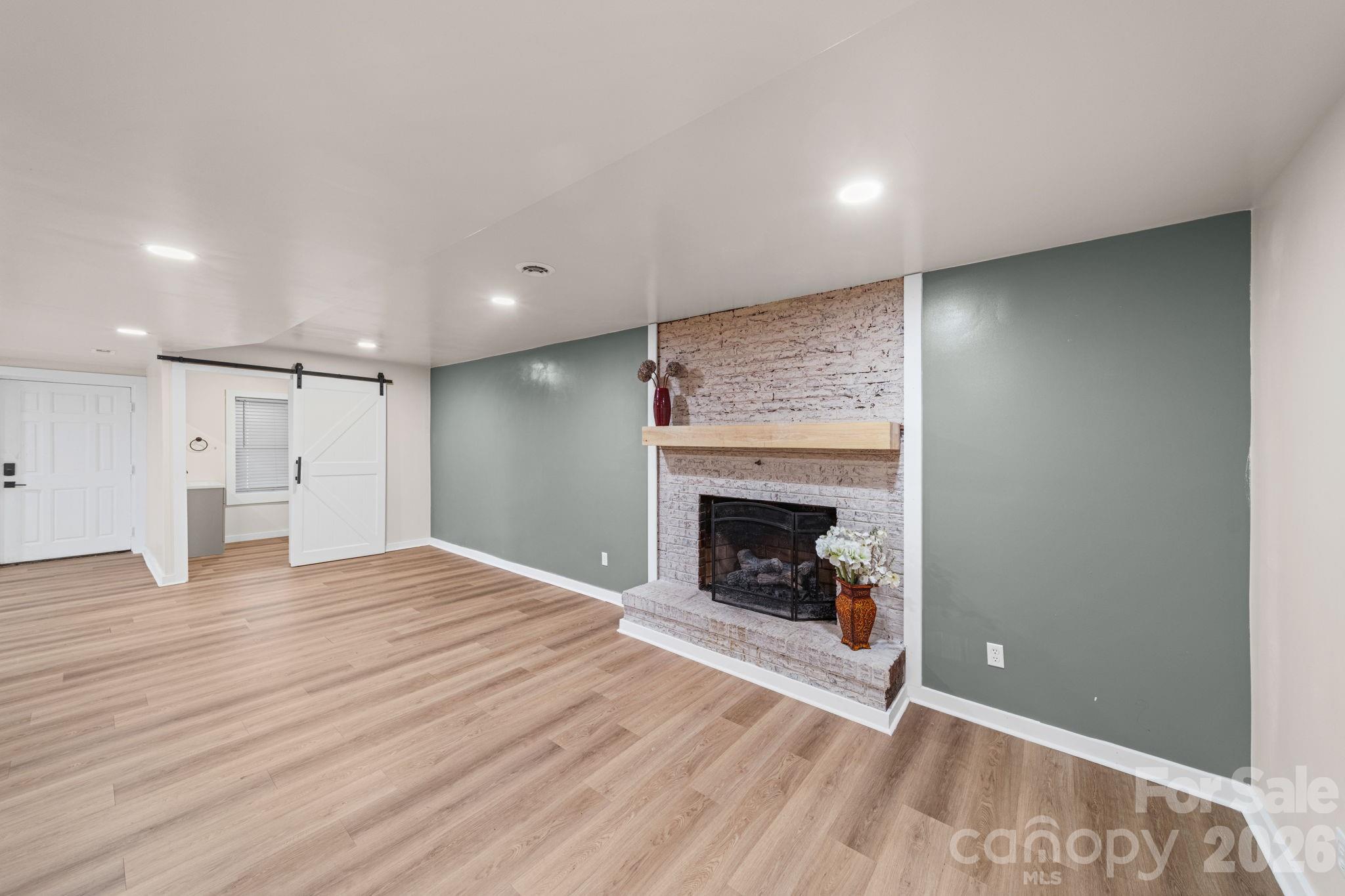 200 Maple Court Property Photo 31