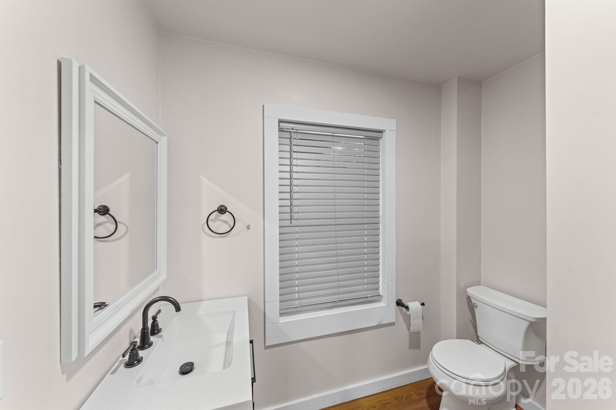 200 Maple Court Property Photo 33