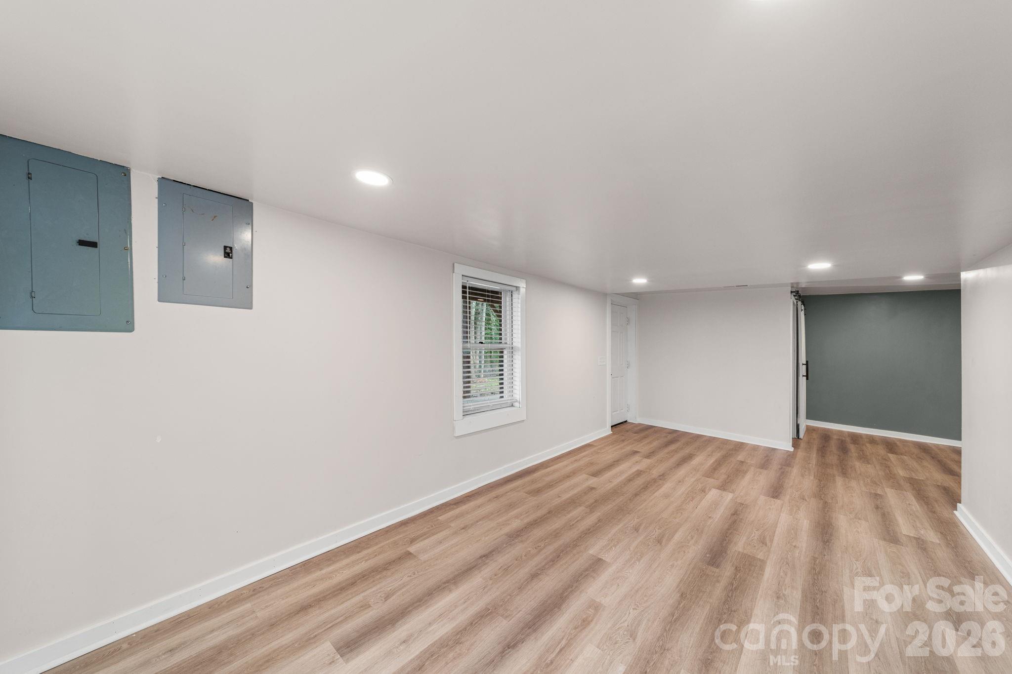 200 Maple Court Property Photo 36