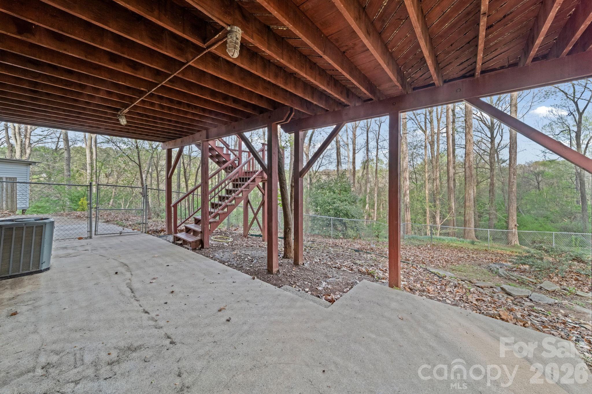 200 Maple Court Property Photo 39