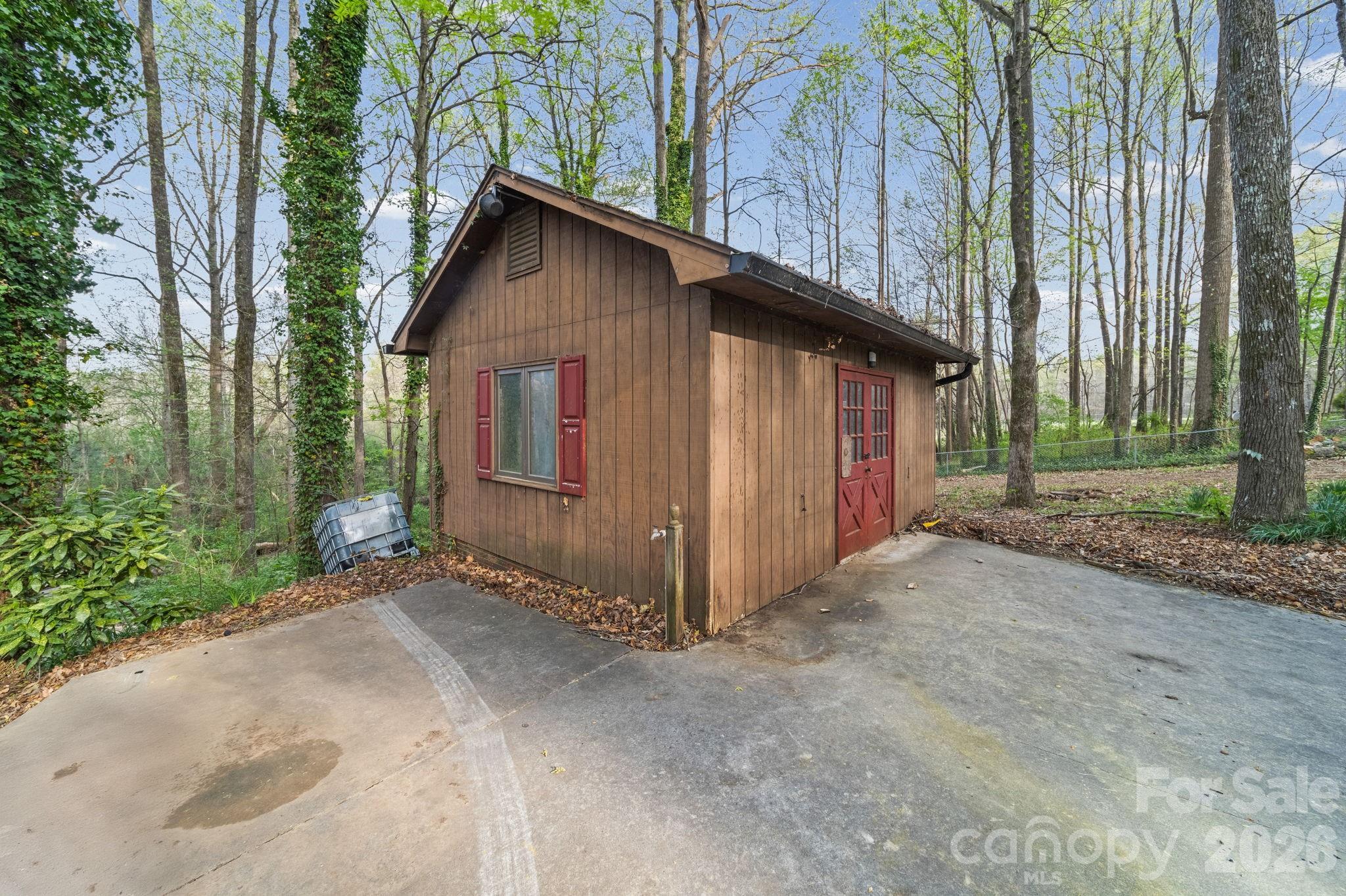200 Maple Court Property Photo 42