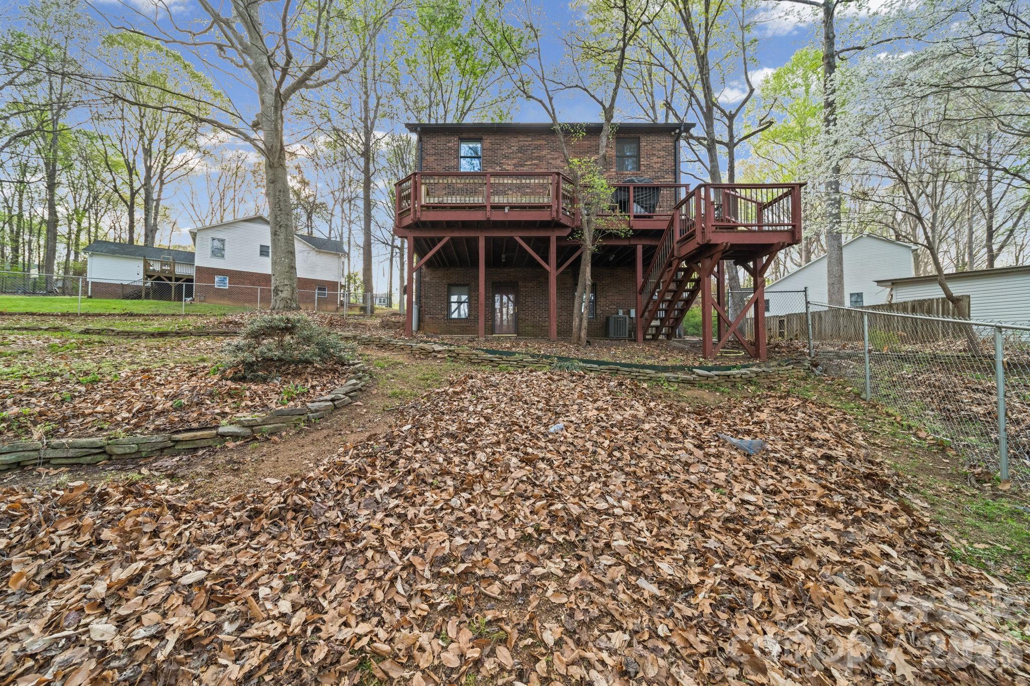 200 Maple Court Property Photo 45