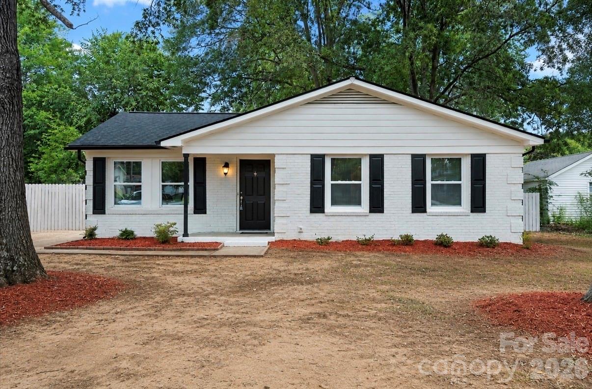 8006 Hemby Wood Drive Property Photo 1