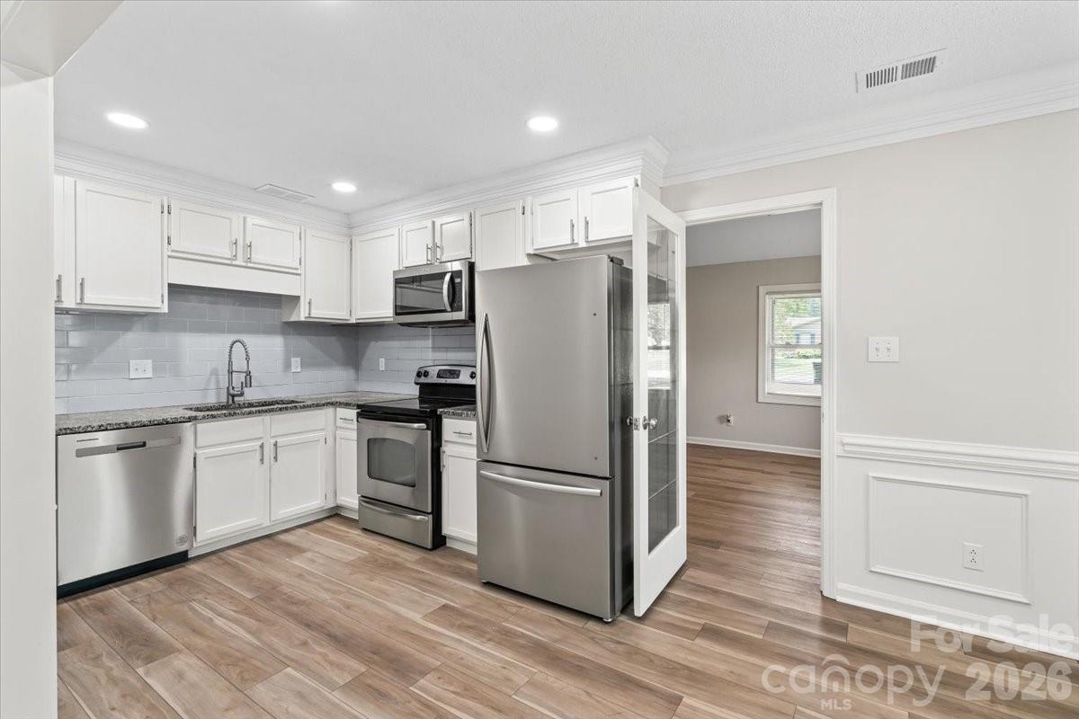 8006 Hemby Wood Drive Property Photo 13