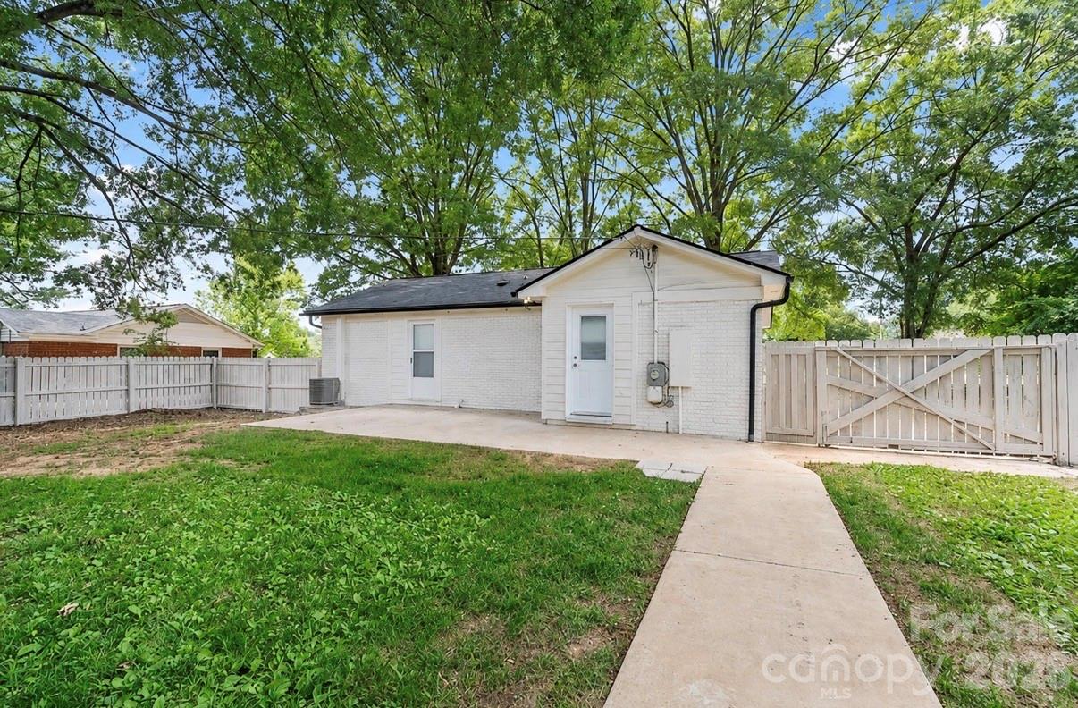 8006 Hemby Wood Drive Property Photo 25