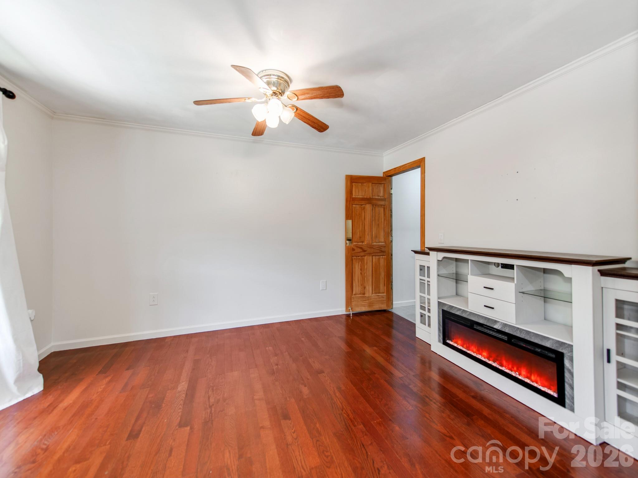7575 Tanglewood Drive Property Photo 11