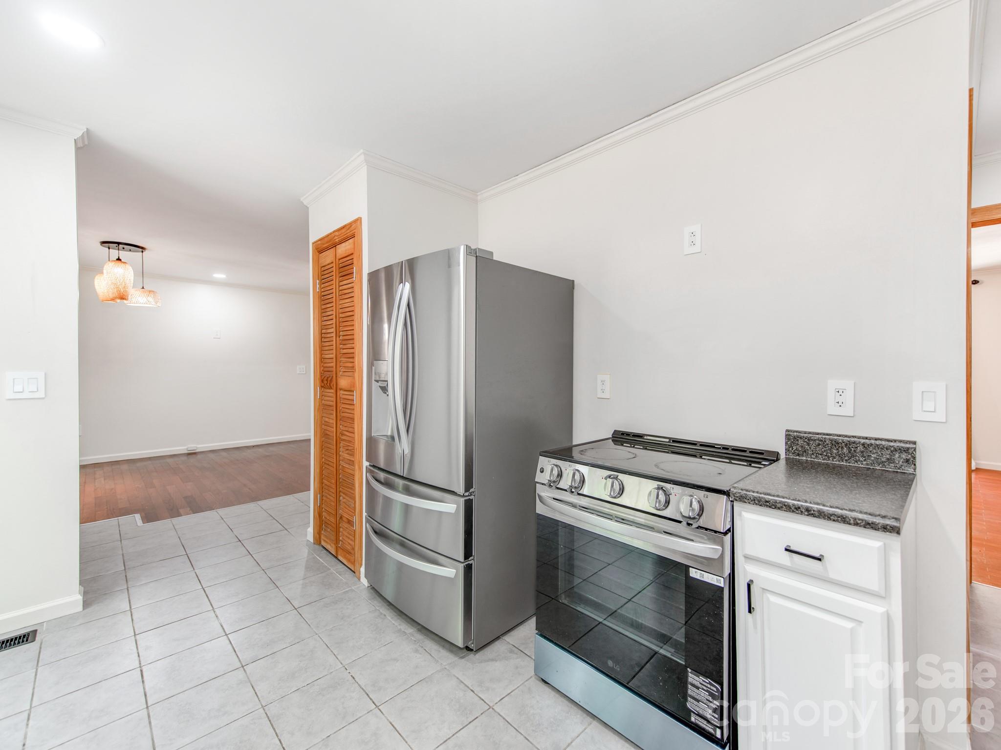 7575 Tanglewood Drive Property Photo 14