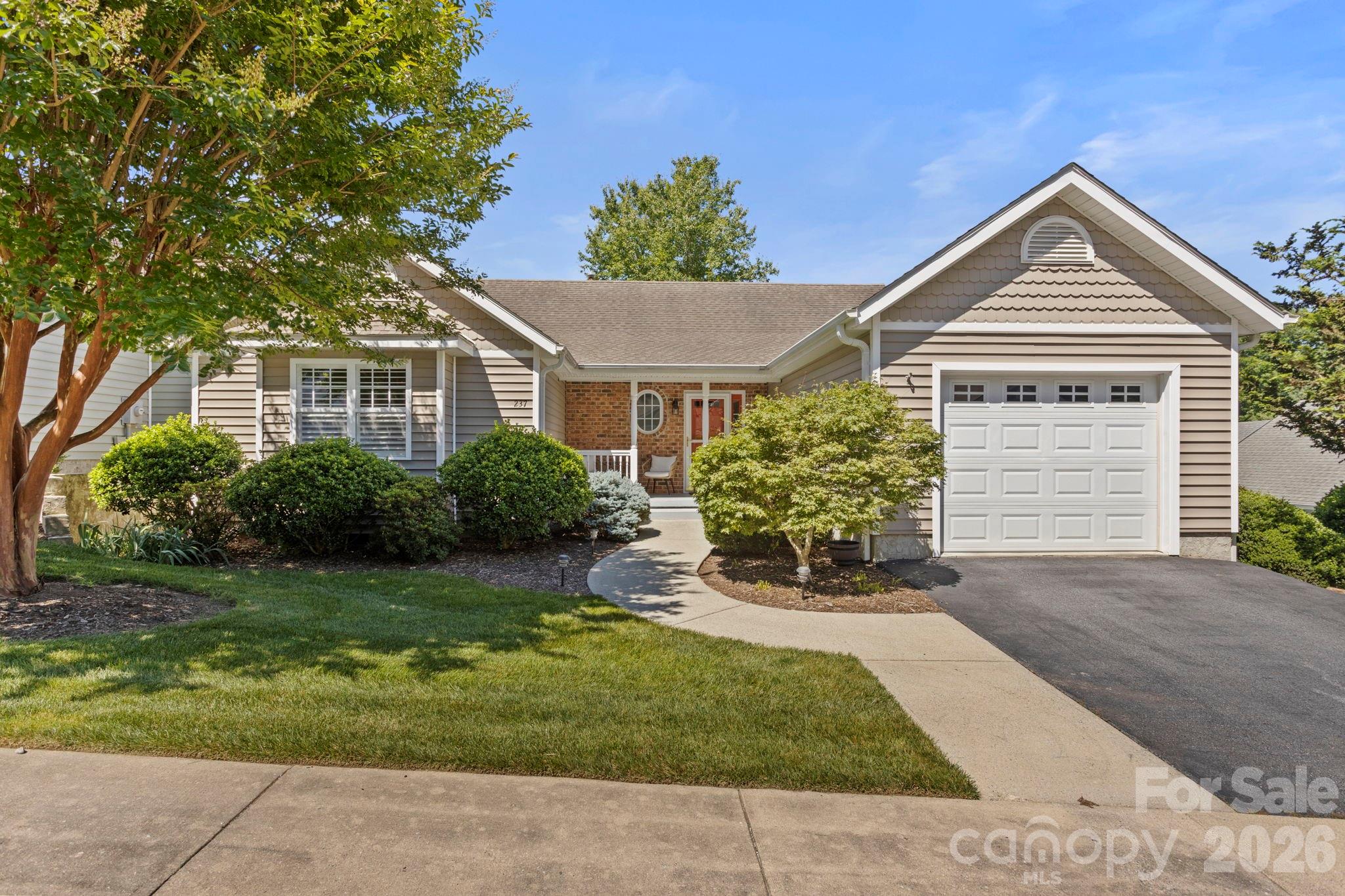 237 Charlestown Drive Property Photo 1