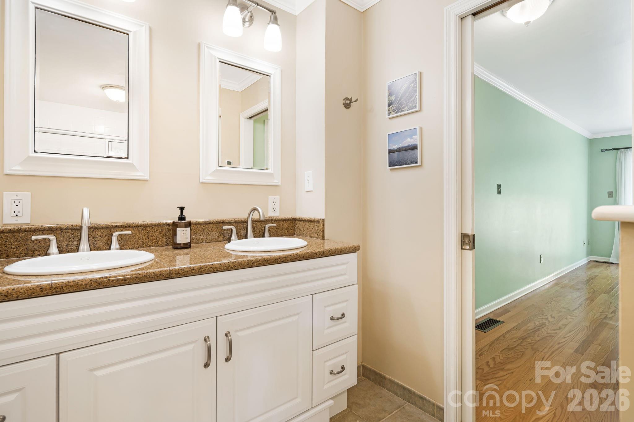 212 Riva Ridge Drive Property Photo 18