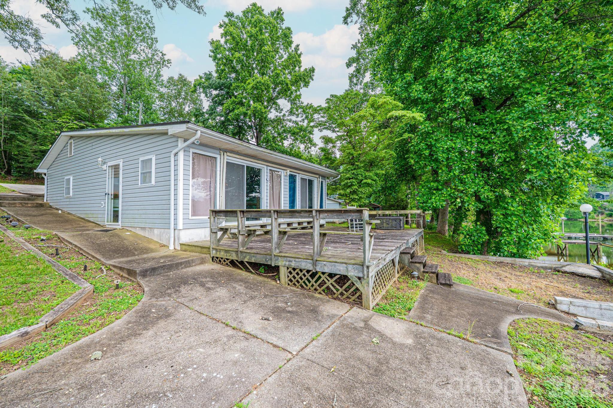 4566 Windward Lane Property Photo 4