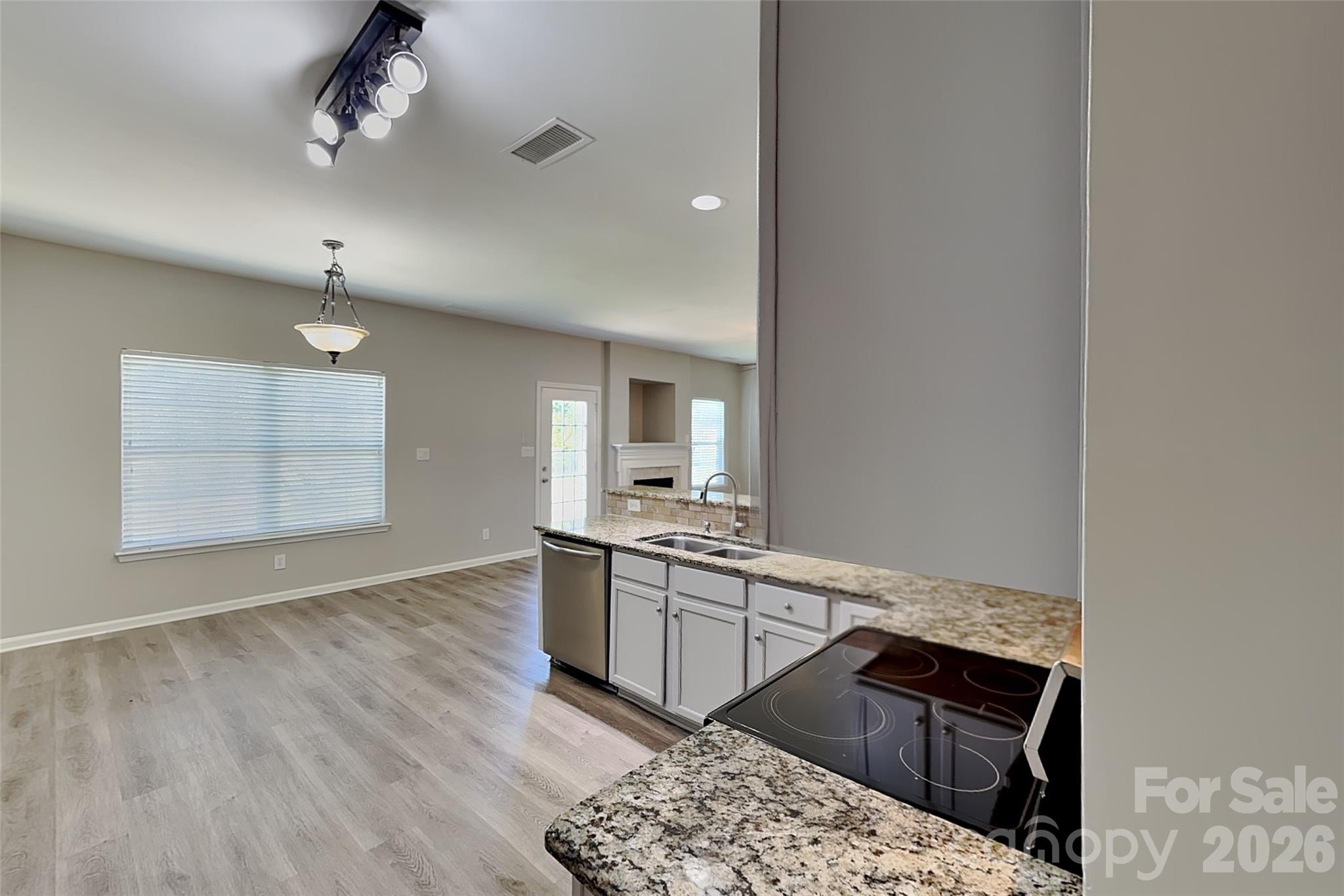 3014 Brook Valley Run Property Photo 8