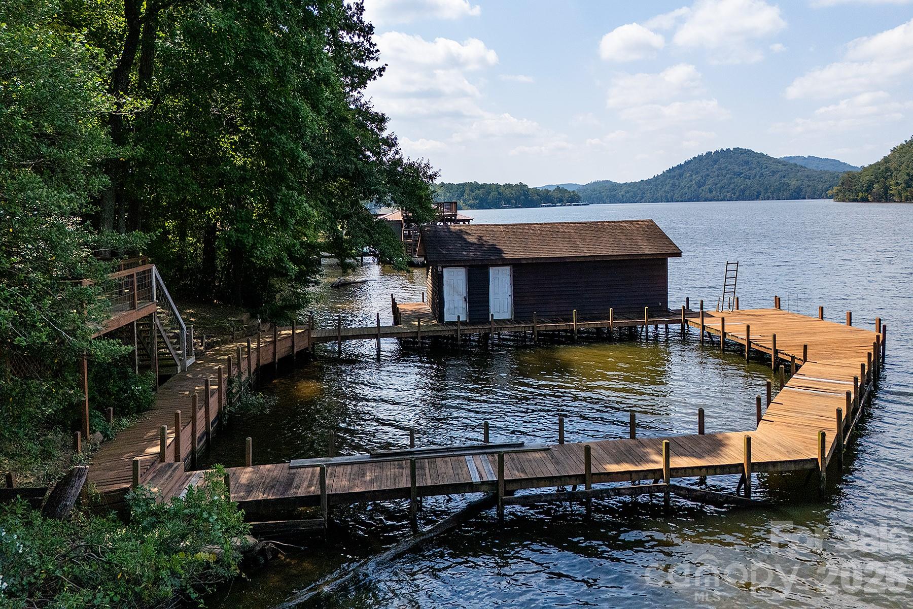 221 Malabar Drive Property Photo 7