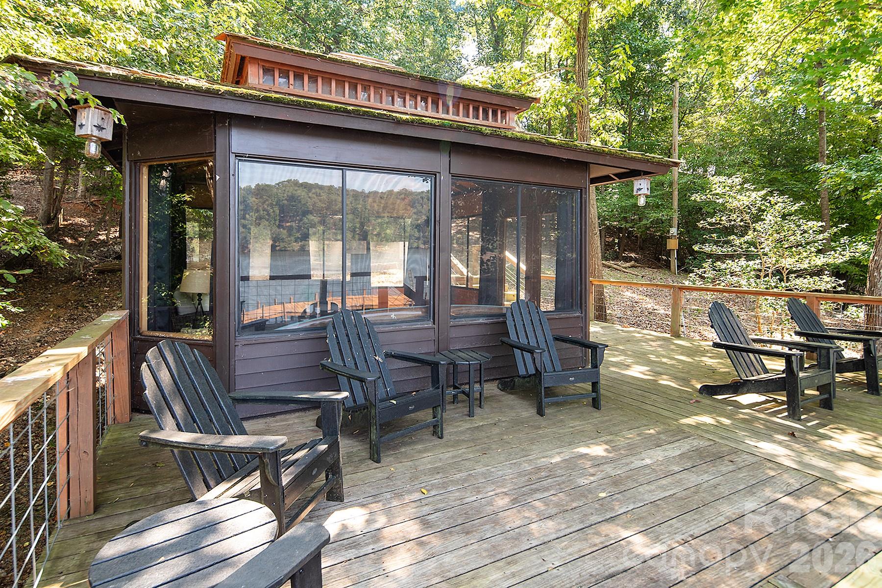 221 Malabar Drive Property Photo 11