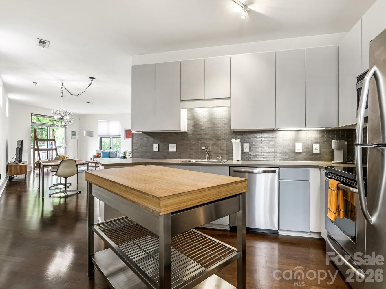 1600 Fulton Avenue 206 Property Photo 4