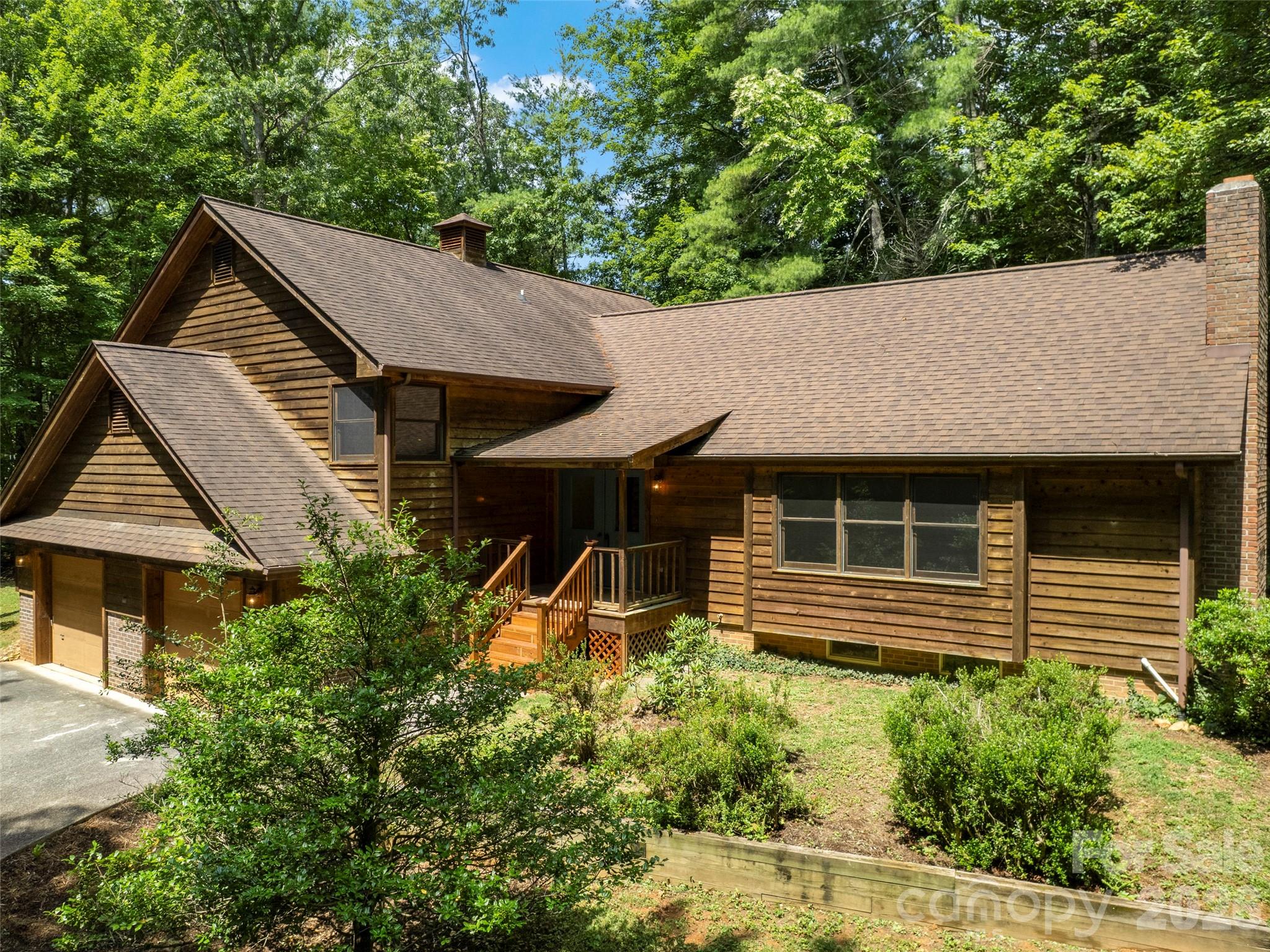 11 Tree Top Drive Property Photo 1