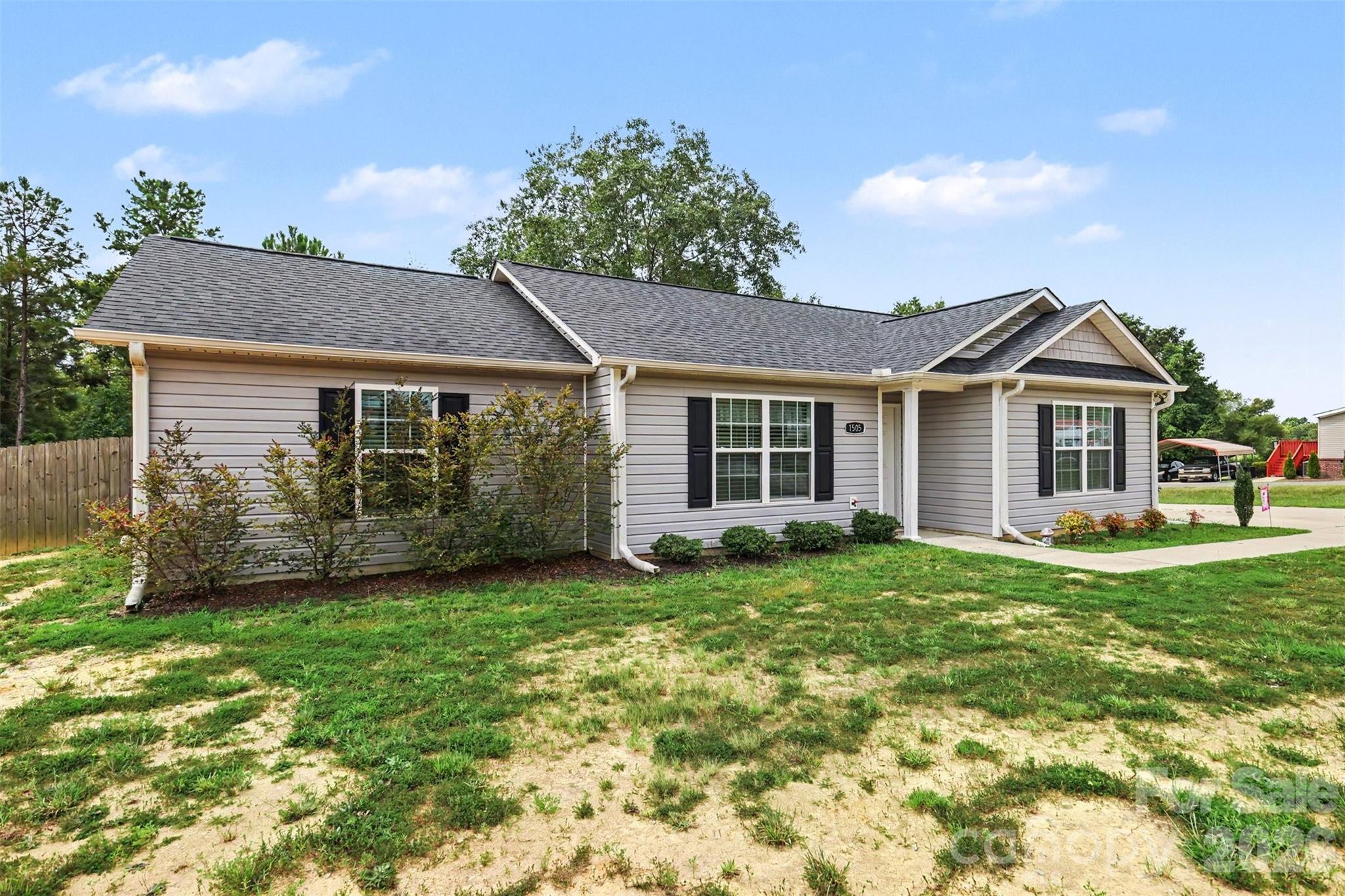1505 Foxbrook Circle Property Photo 2