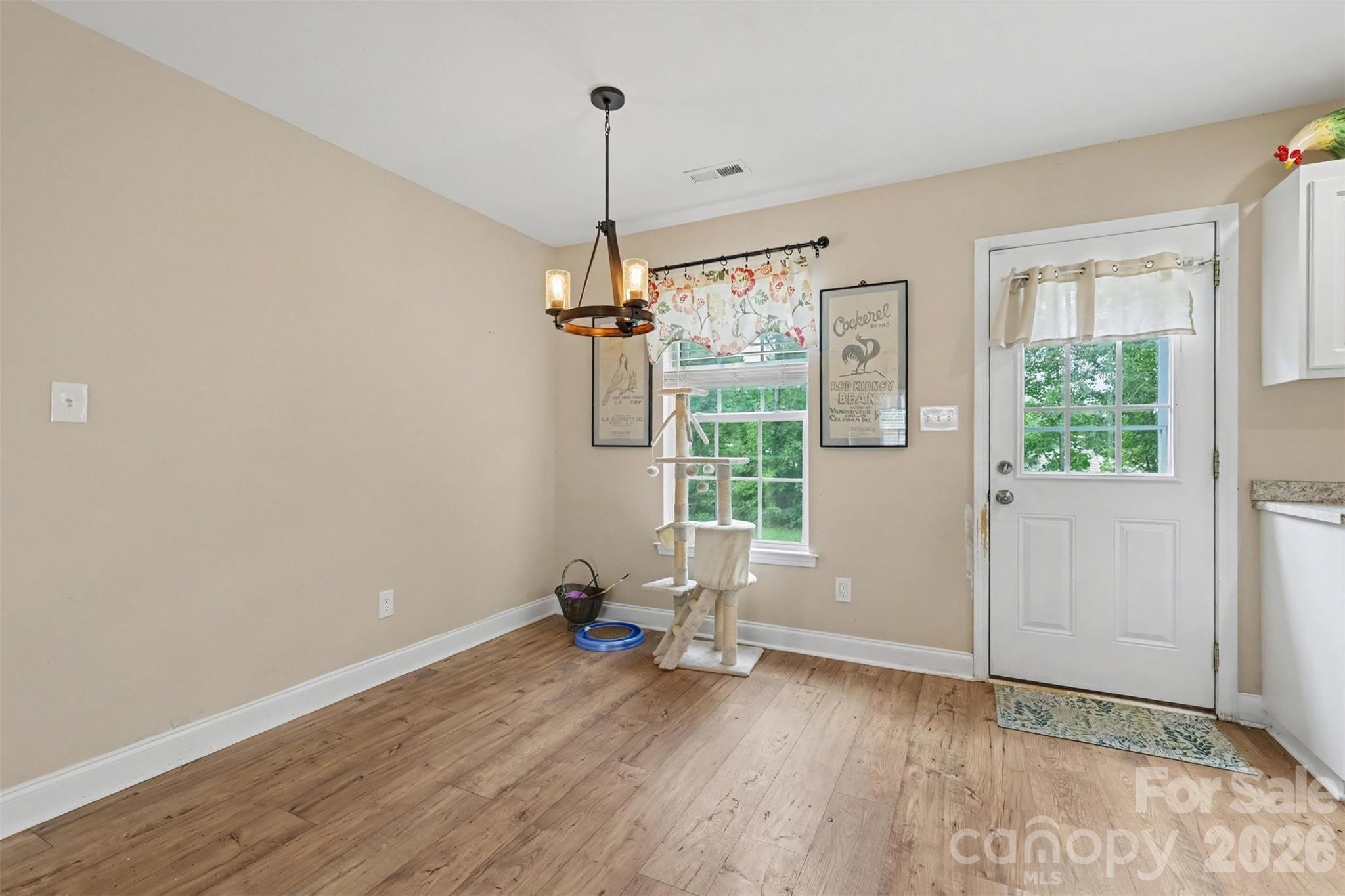 1505 Foxbrook Circle Property Photo 6