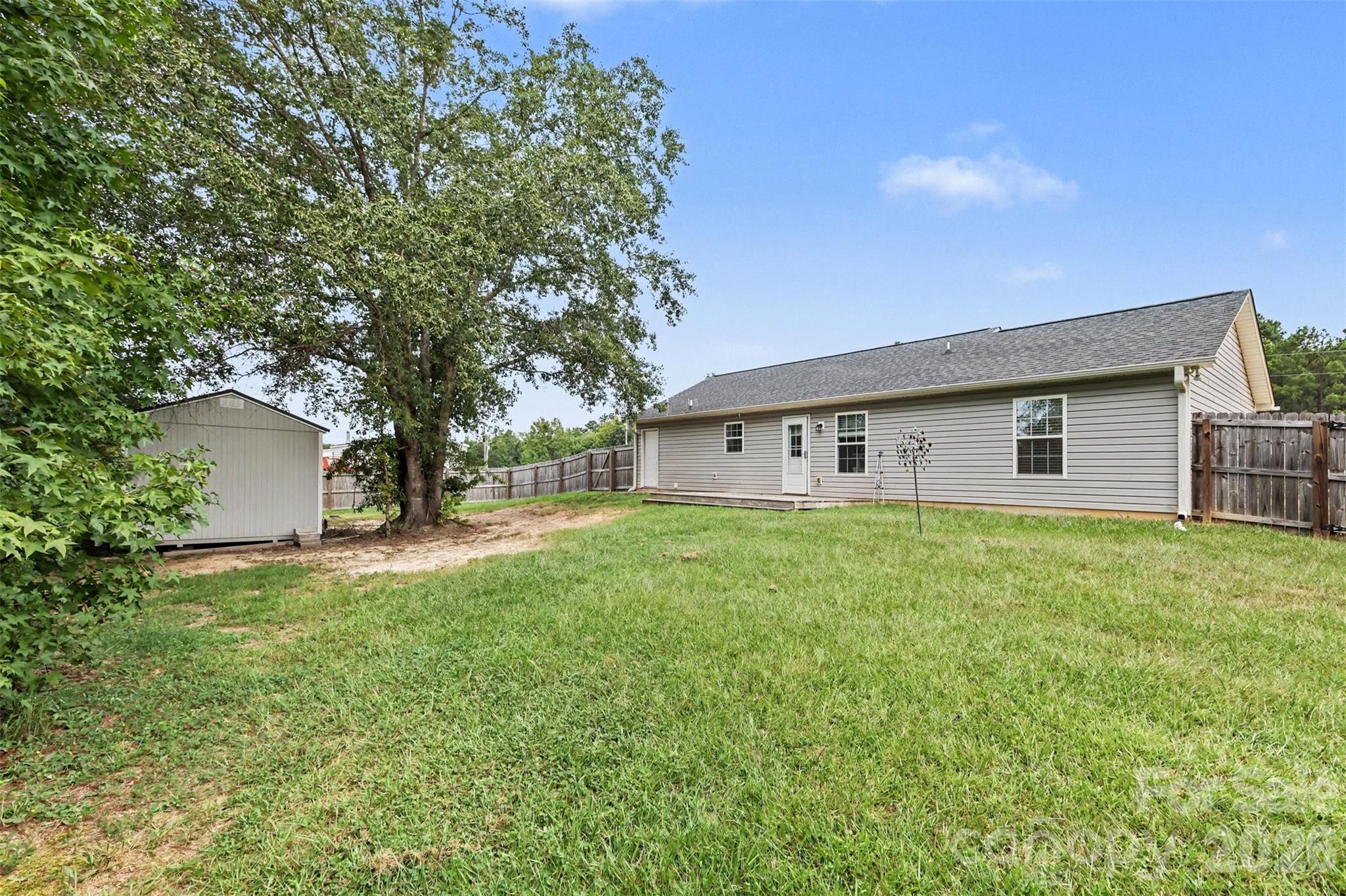 1505 Foxbrook Circle Property Photo 23