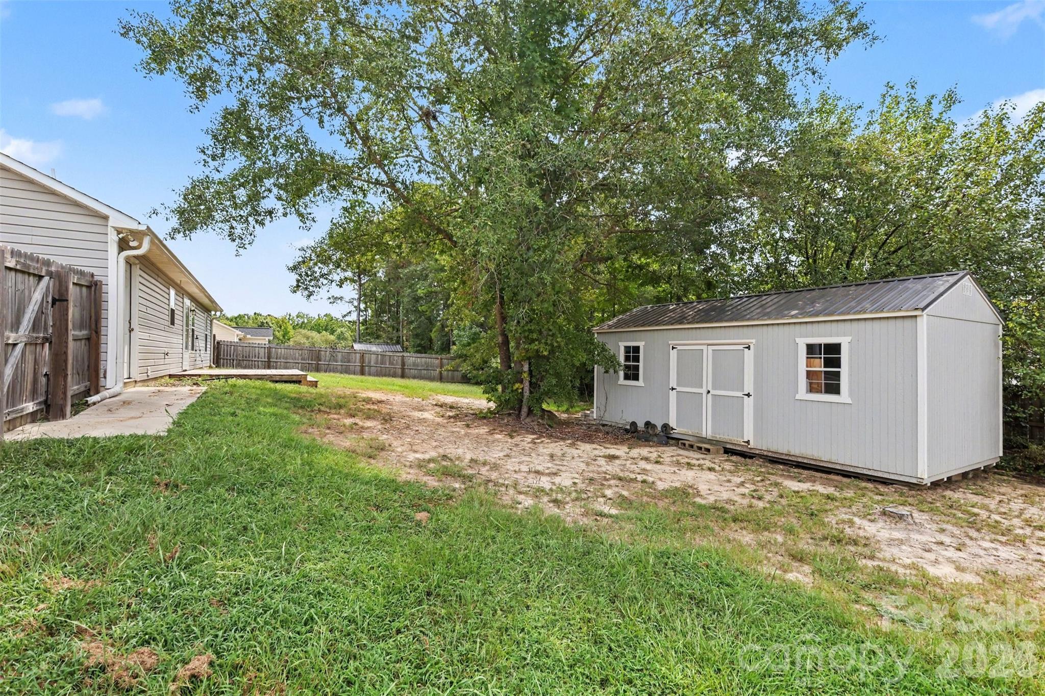 1505 Foxbrook Circle Property Photo 25