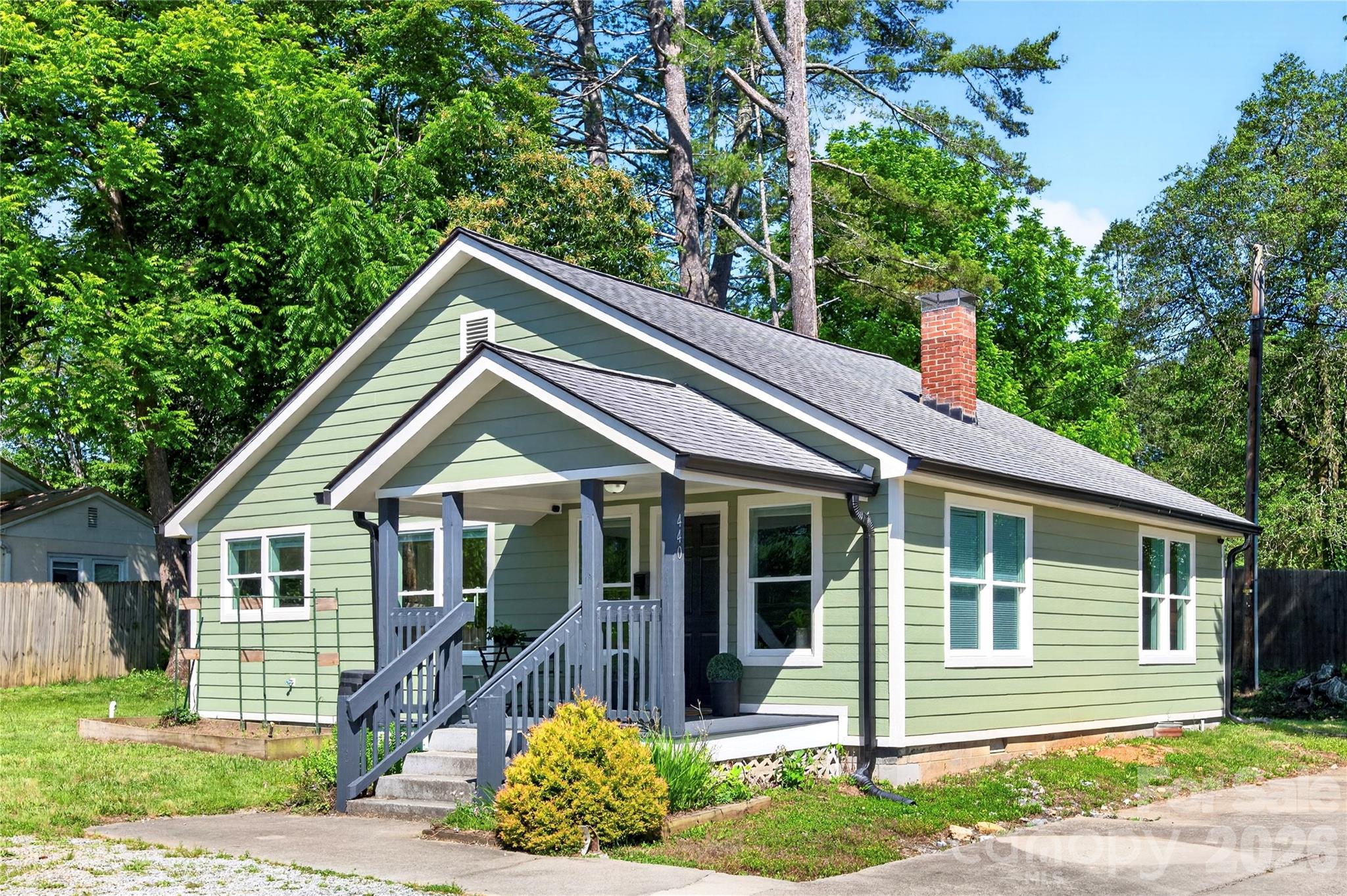 440 Carolina Avenue Property Photo 1