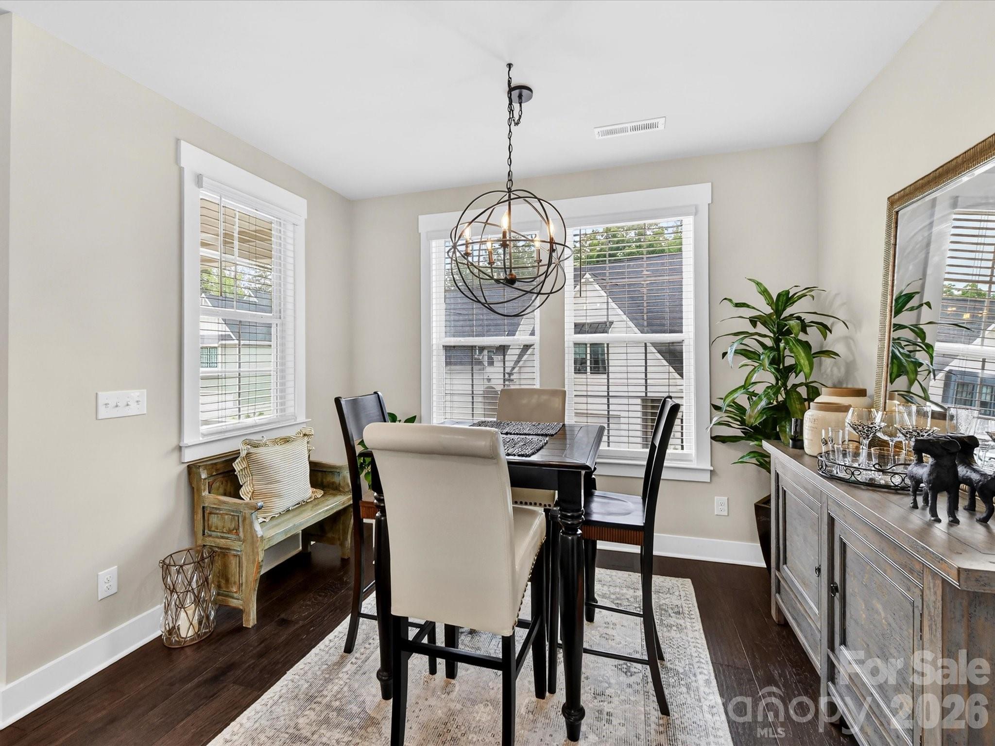 546 Amalfi Drive Property Photo 12