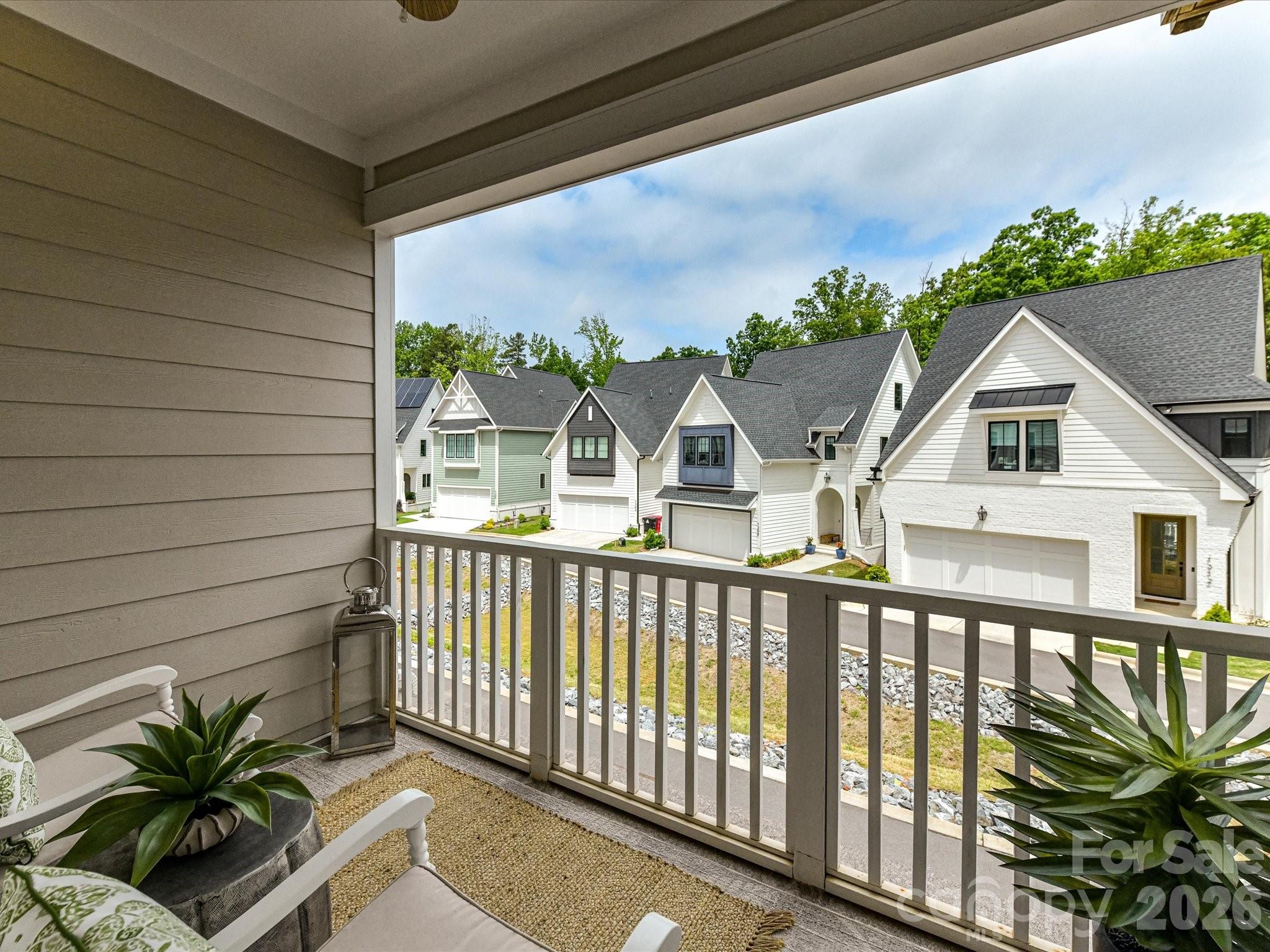 546 Amalfi Drive Property Photo 13