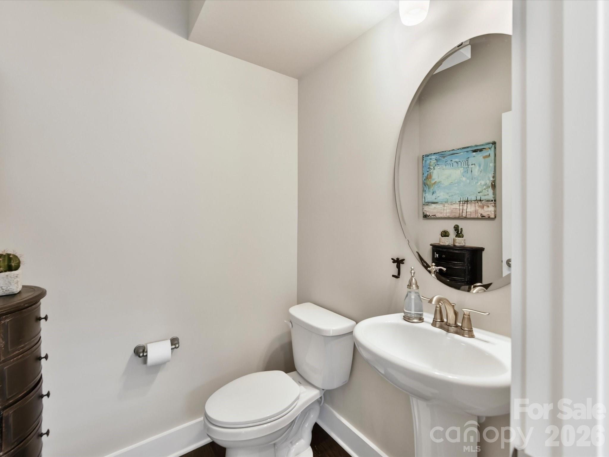 546 Amalfi Drive Property Photo 16