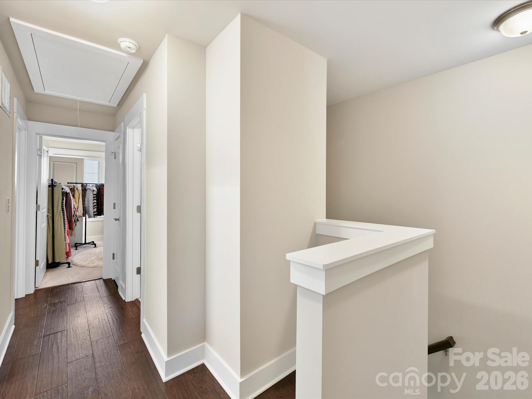 546 Amalfi Drive Property Photo 17