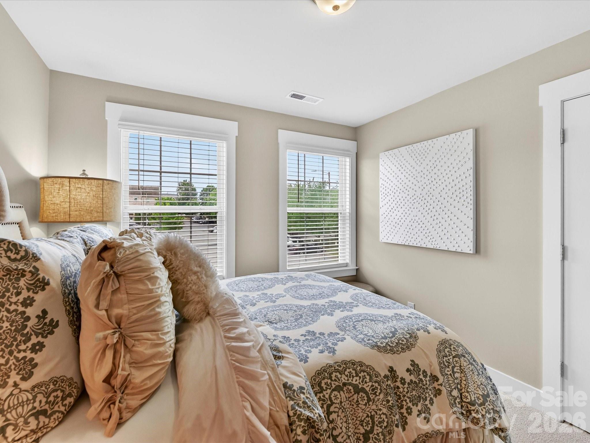 546 Amalfi Drive Property Photo 24