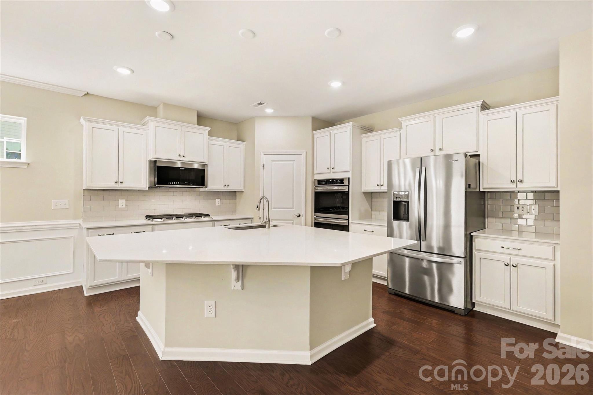 5019 Chegall Crossing Way Property Photo 3